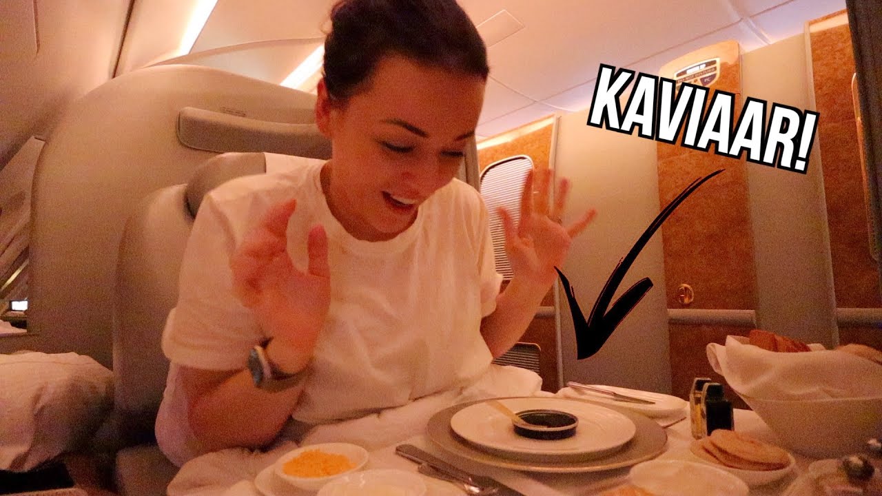 First class Emirates vliegen (met een dreumes) | Vloggloss 2663