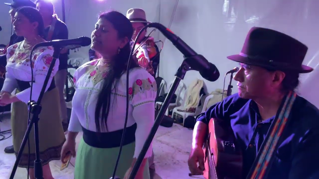 Tushuy Peguche-matrimonio en Gualsaqui