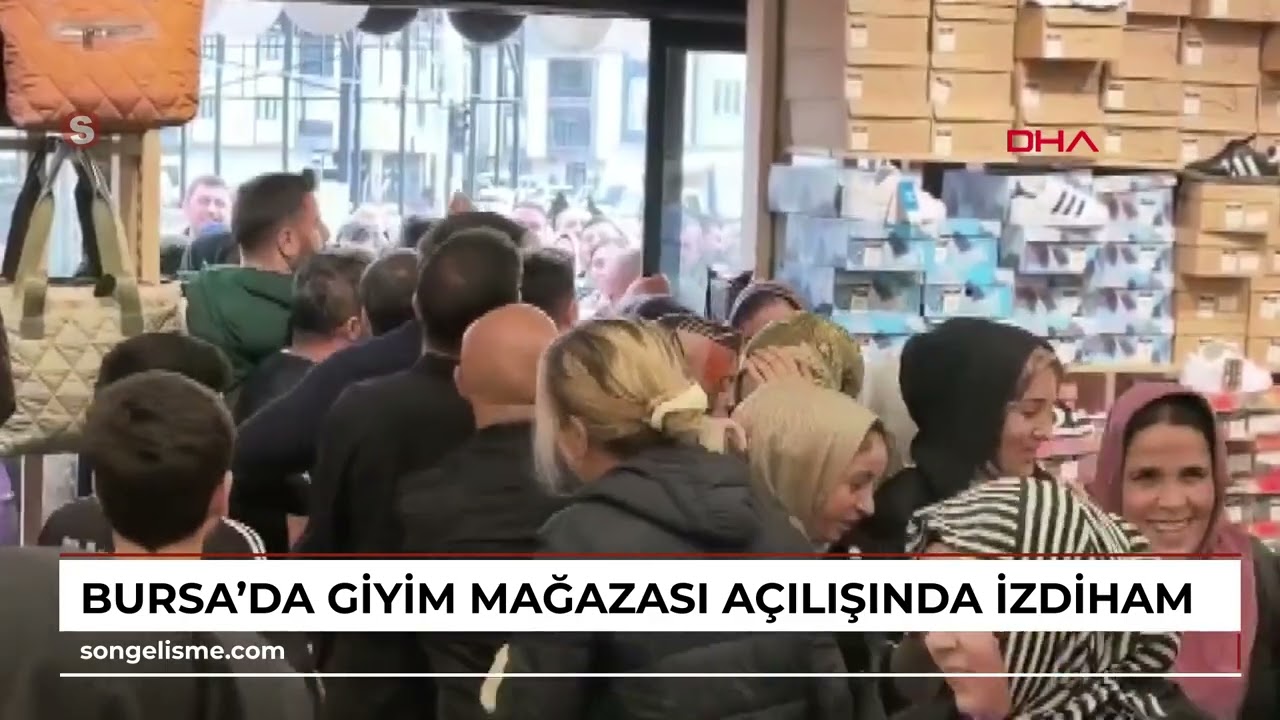 Bursa'da giyim mağazası a&ccedil;ılışında izdiham