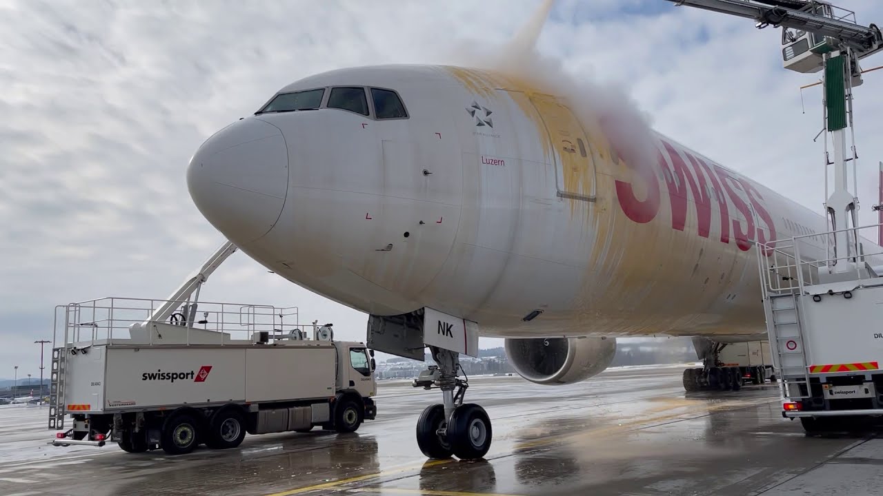 Swiss Boeing 777 Deicing Zurich Swissport
