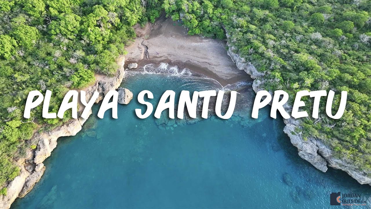 Playa Santu Pretu, Curacao - 15 minute hike to this black sand beach from Playa Santa Cruz
