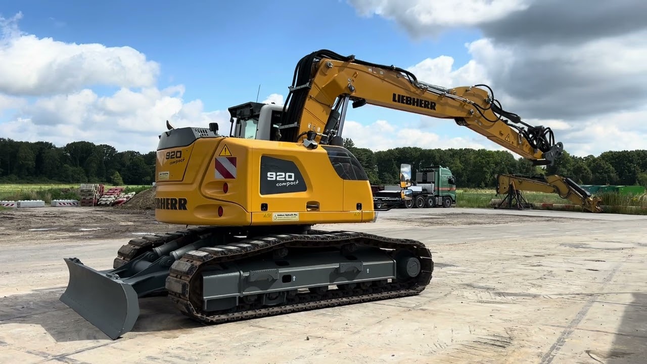 Liebherr R920 Compact LC Excavator - Year: 2020 (Refnr. BM6043)