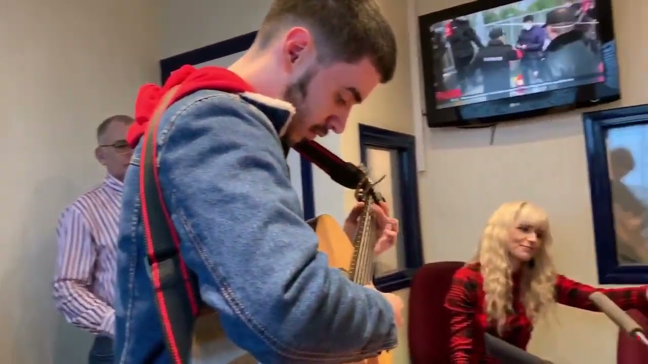 Os Cavaquinhos da ARCOP de Nanterre com a famosa Olivia a tocar excelentemente concertina!