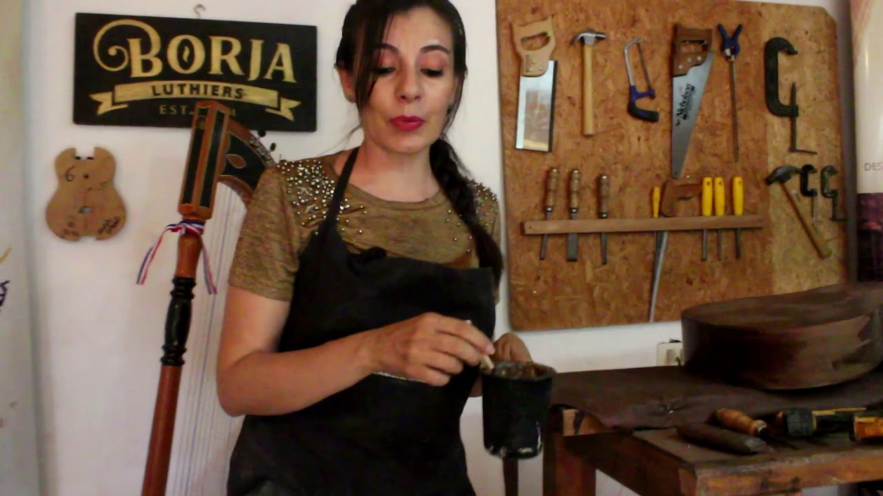 REPARACIÓN DE MÁSTIL ROTO DE UNA GUITARRA.
