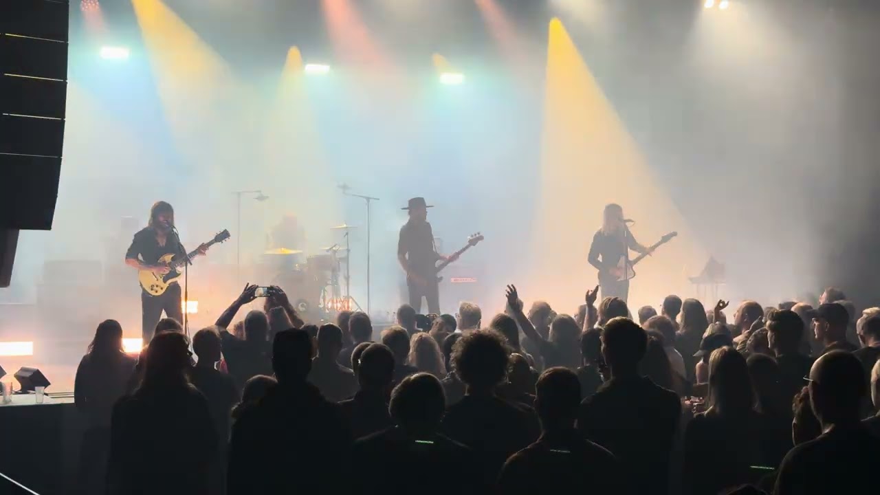 KADAVAR - All Our Thoughts - live Oosterpoort Groningen
