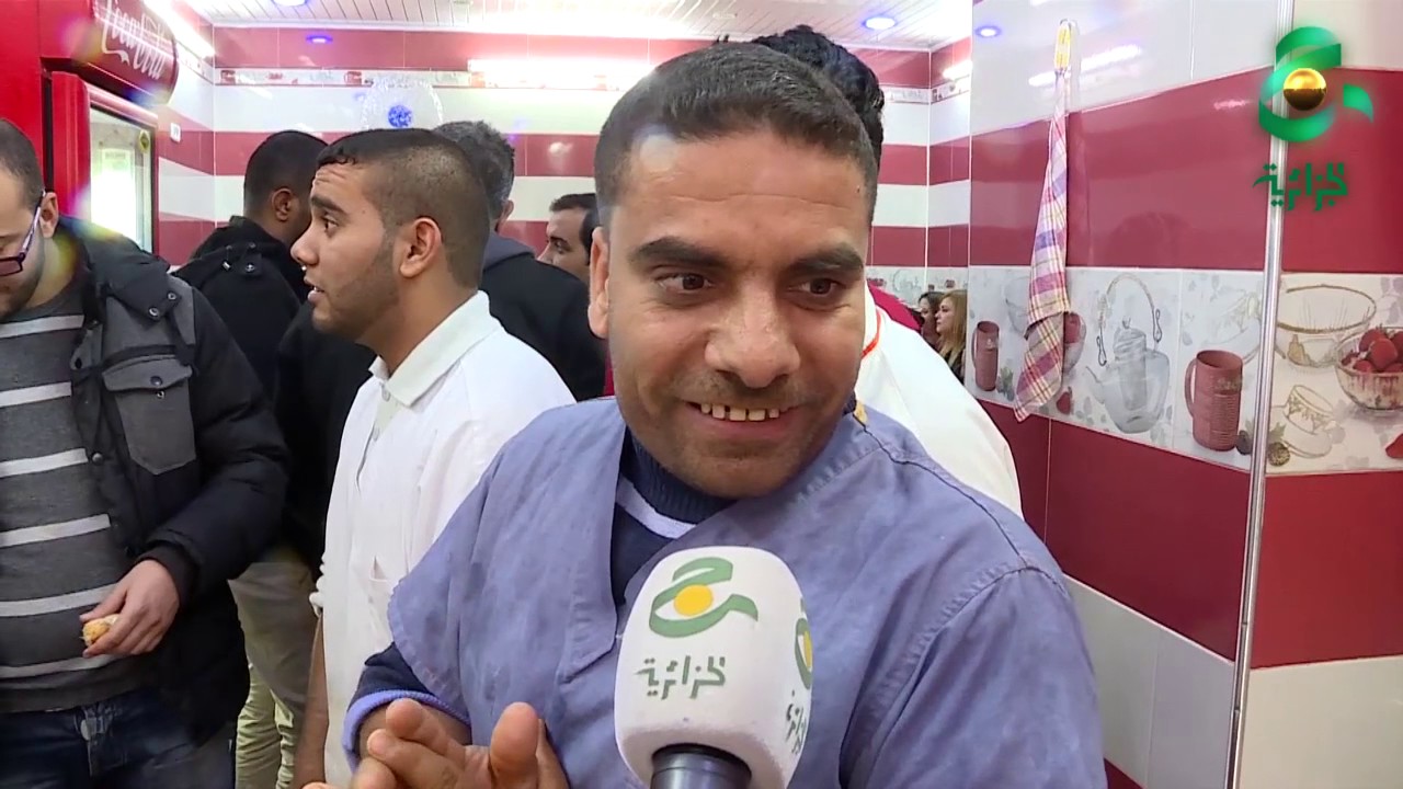 الدوبارة السوفية تزاحم محلات الأكل السريع بالوادي