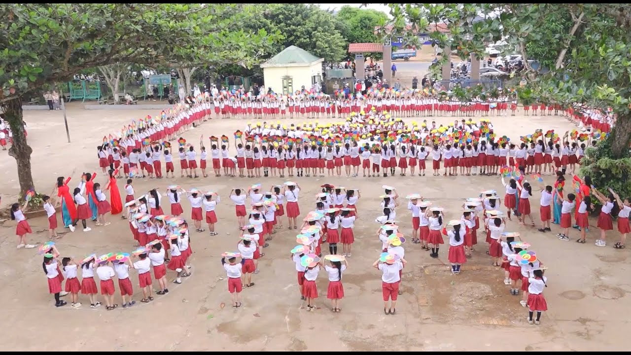 Bài dự thi múa hát sân Trường TH Nguyễn Bỉnh Khiêm. Ngày 27/ 11 /2025