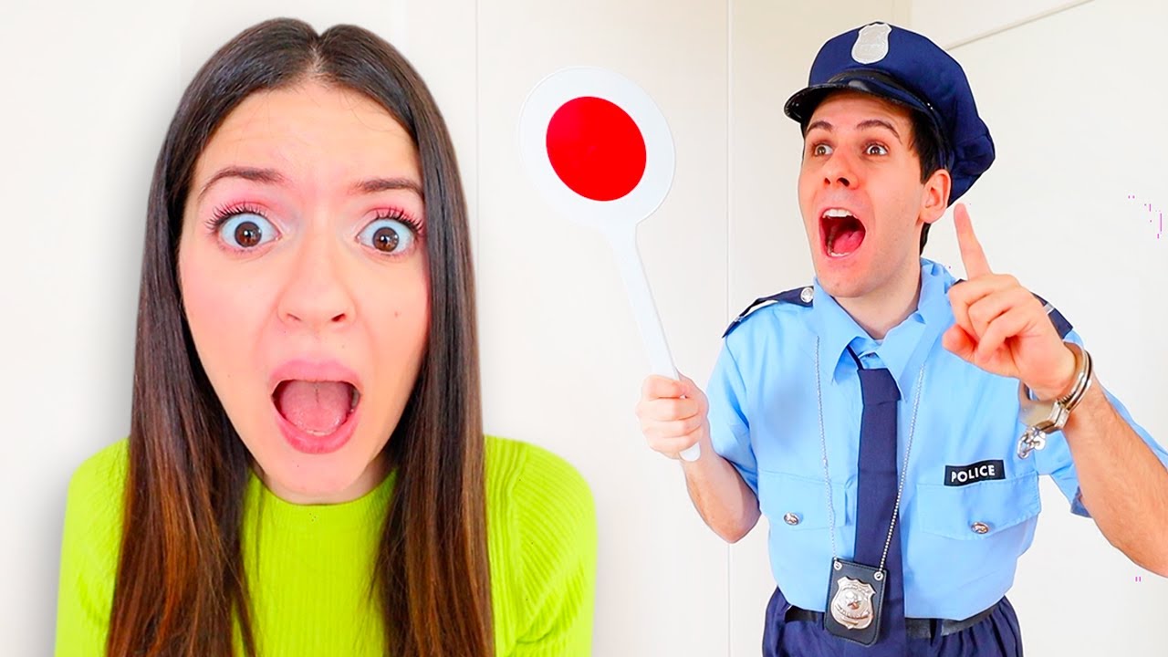 LUÌ CREDE DI ESSERE UN POLIZIOTTO!