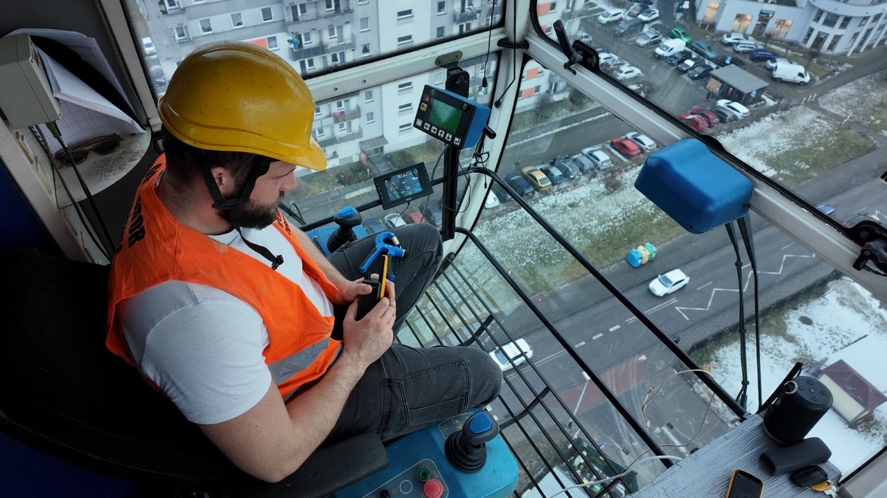 From Day Shift to Night – Tower Crane Descent