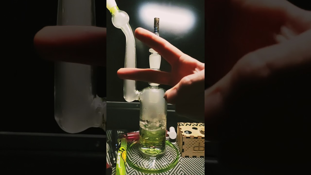 Black Leaf Ballon glass bong with Dynavap Titanium Tip and BB9+ DynaBox Micro