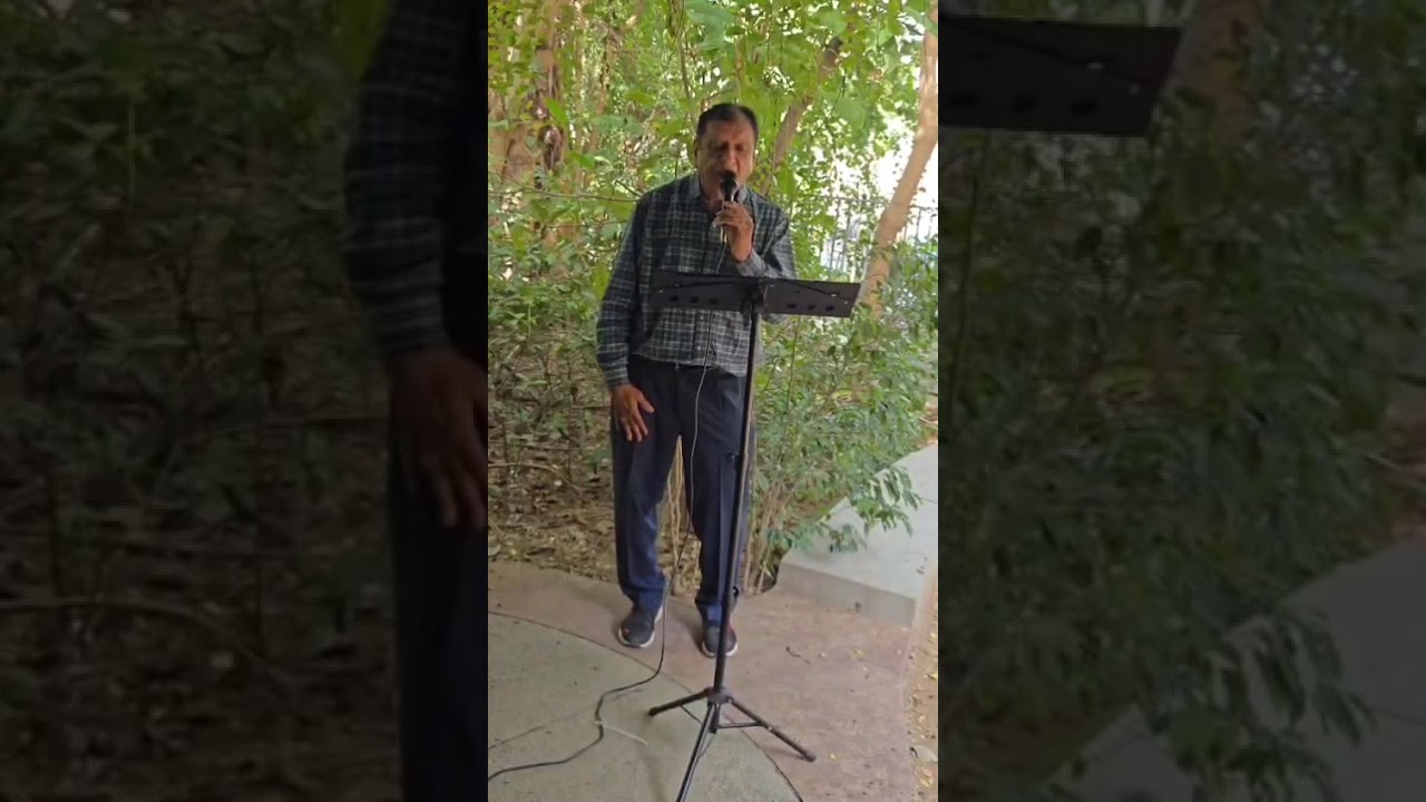 Fulo ka taro ka sabka kehna hai ..