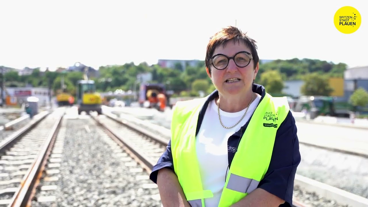 Neue Elsterbrücke | Straßenbahngleise werden an reguläre Gleistrasse angebunden