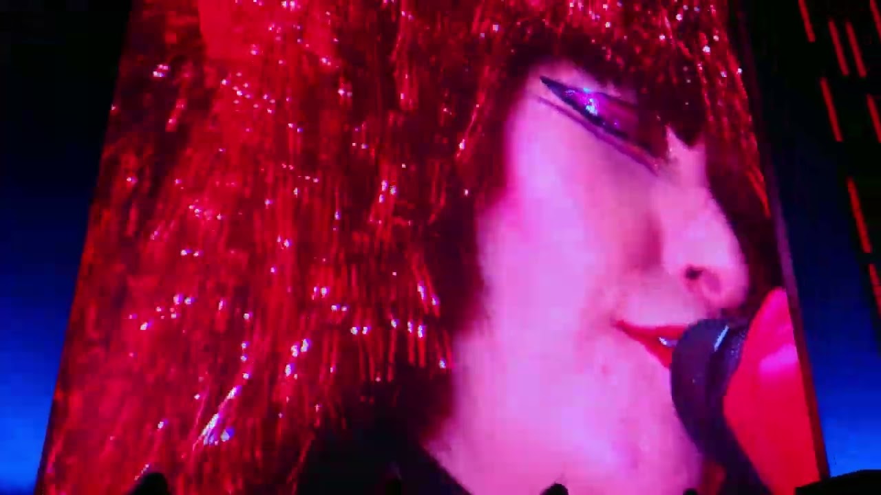 Yeah Yeah Yeahs - Spitting Off The Edge Of The World ( Corona Capital CDMX 19-Nov-2022 )