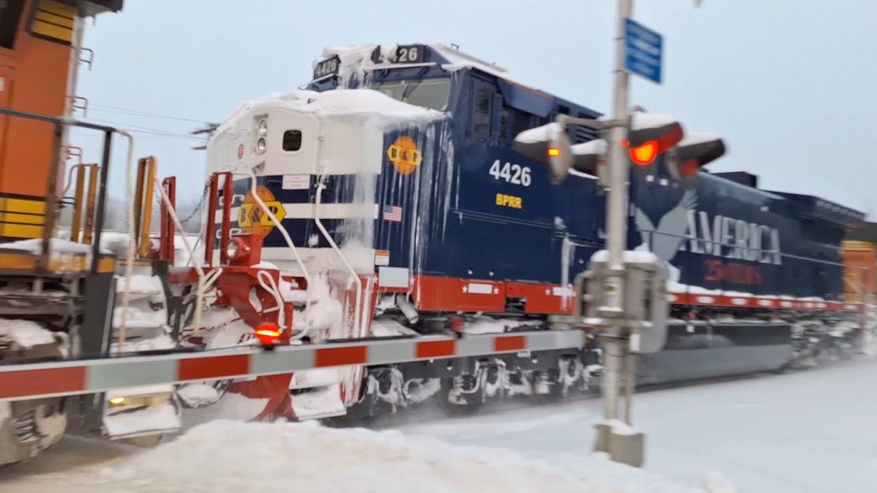 B&P RR HERITAGE UNIT FROZEN IN FLIGHT!!!