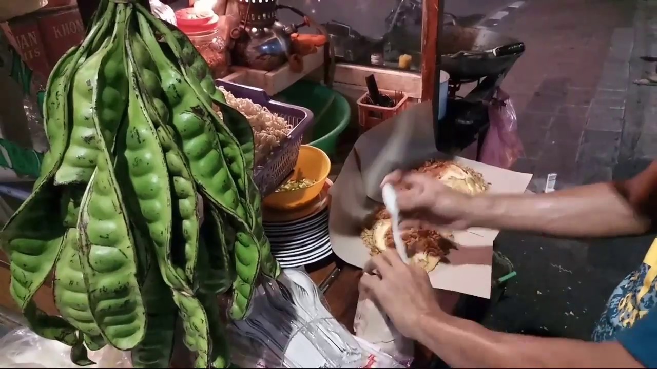 HEBAT!!! NASI GORENG PETE INI SEHARI BISA JUAL 50 PIRING!!! INDONESIAN STREET FOOD