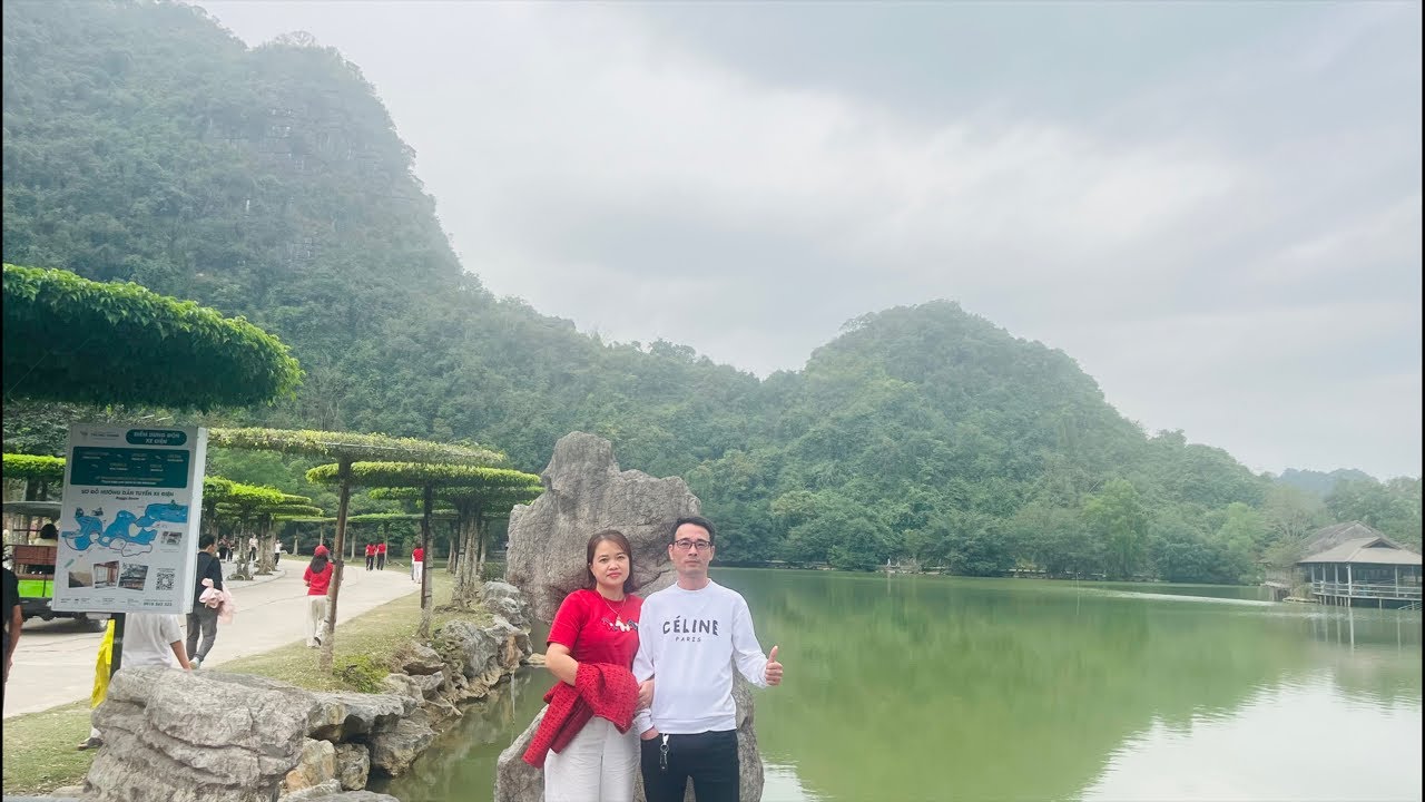 Vi Vu 8/3 Được Đi Chơi Với Đại Ca // NHI ĐT VLOG 2