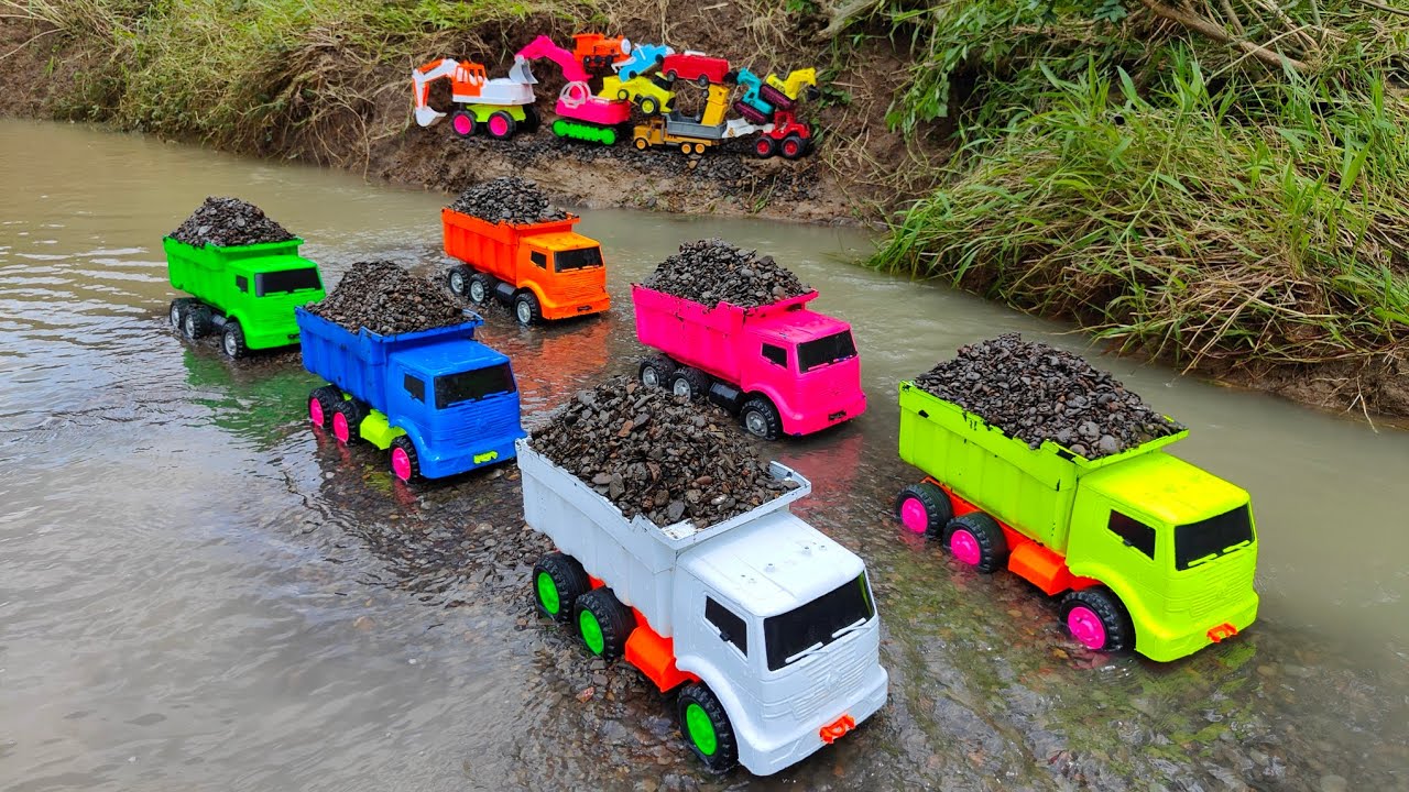 Membersihkan Truk Tronton Pasir Dan Menemukan Mainan Beko, Mobil Molen, Mobil Tangki, Loader, Crane