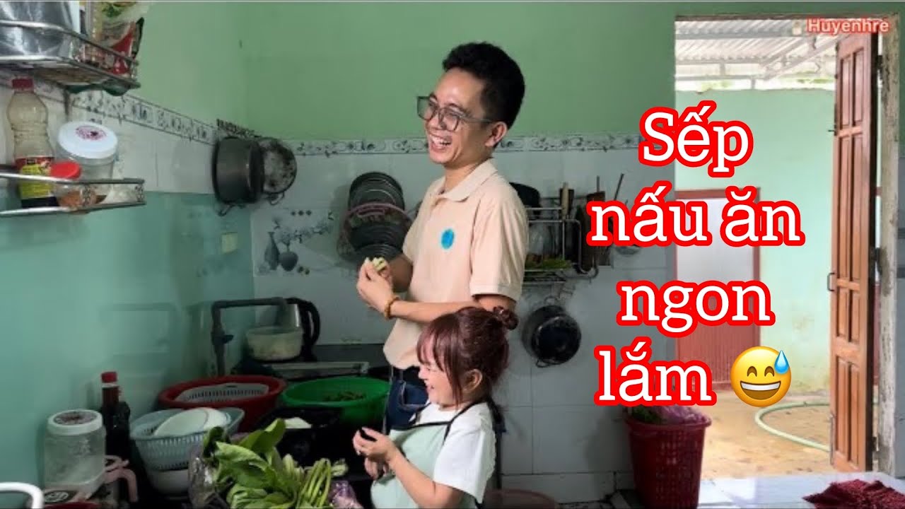 Huyền Hrê vui mừng được anh Phú Độc Lạ Bình Dương ghé thăm nhà mới 