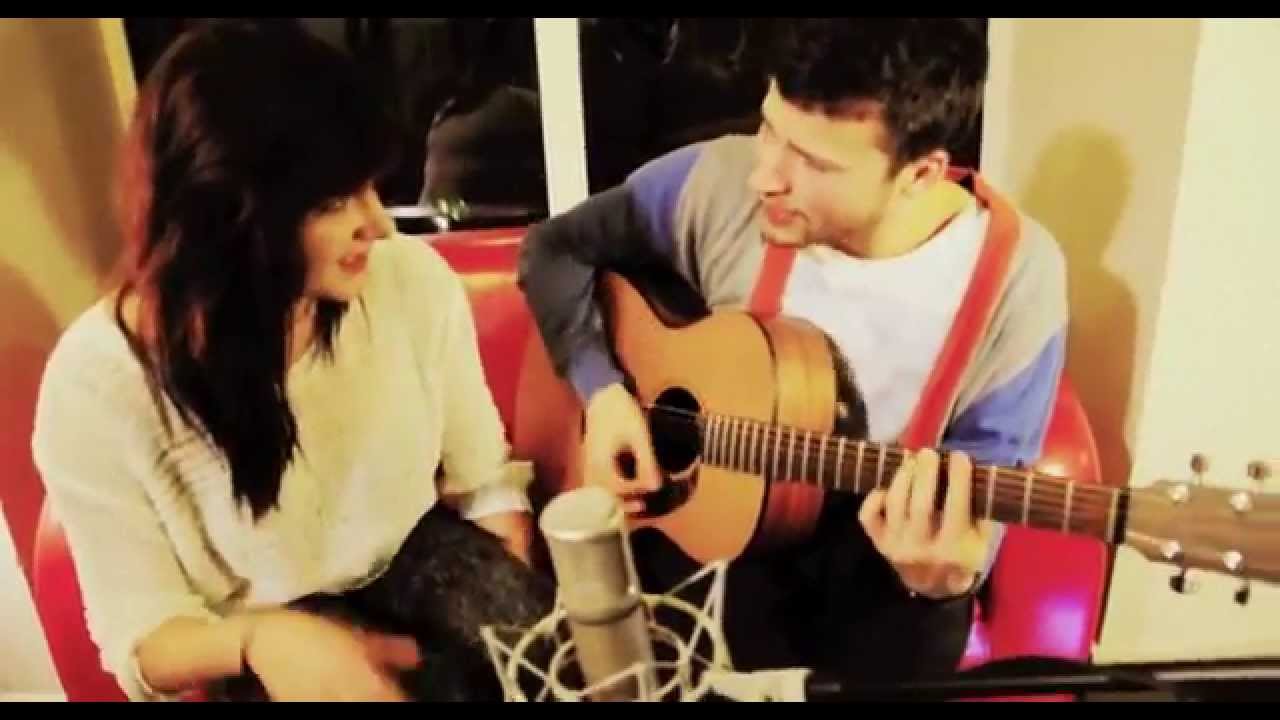 Gorillaz - Feel Good Inc. ACOUSTIC Cover by kayte