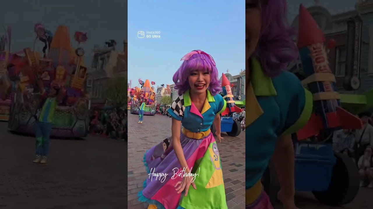 POV you have a front row seat on Friendtastic Disney Parade