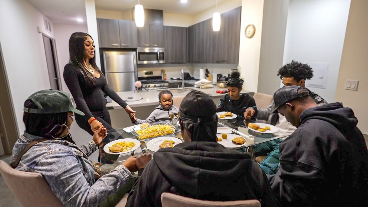 Family Dinner At WooWops House GONE WRONG