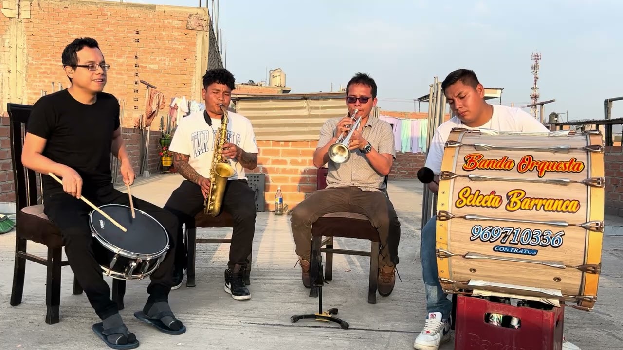 VALSES CON BANDA