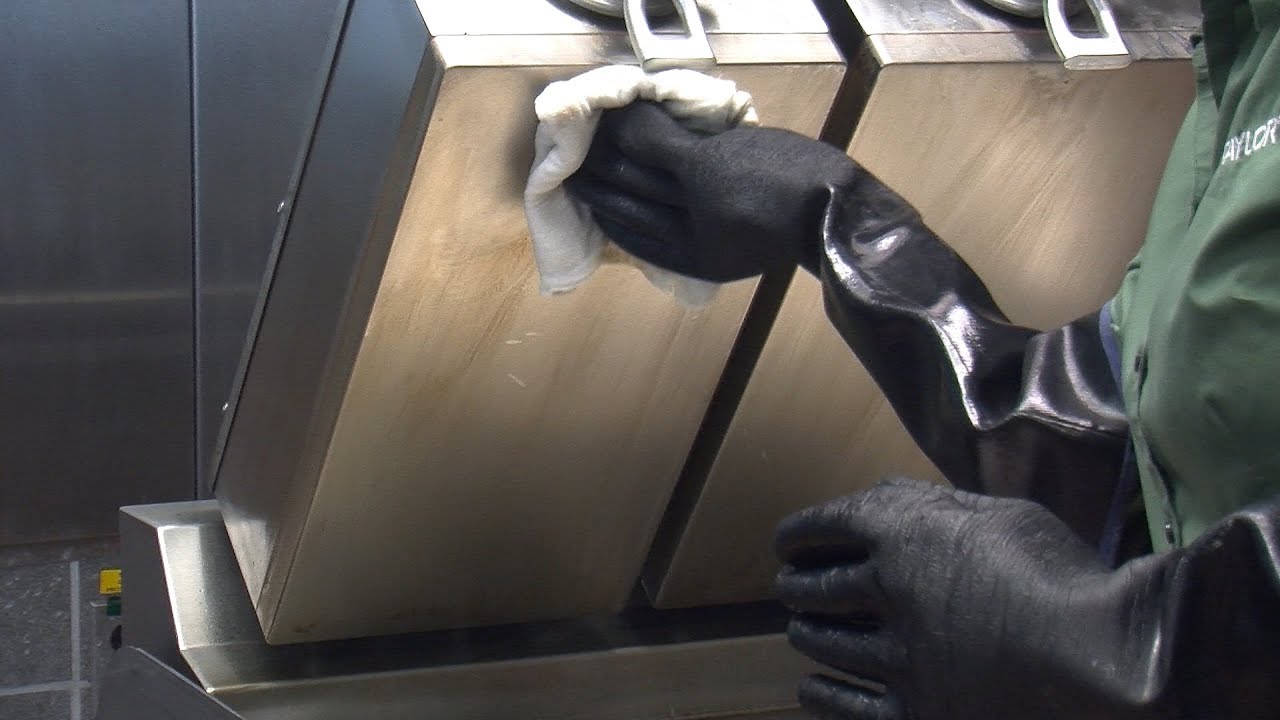 Crown Series Grill Cleaning - Rinsing Sanitized Areas