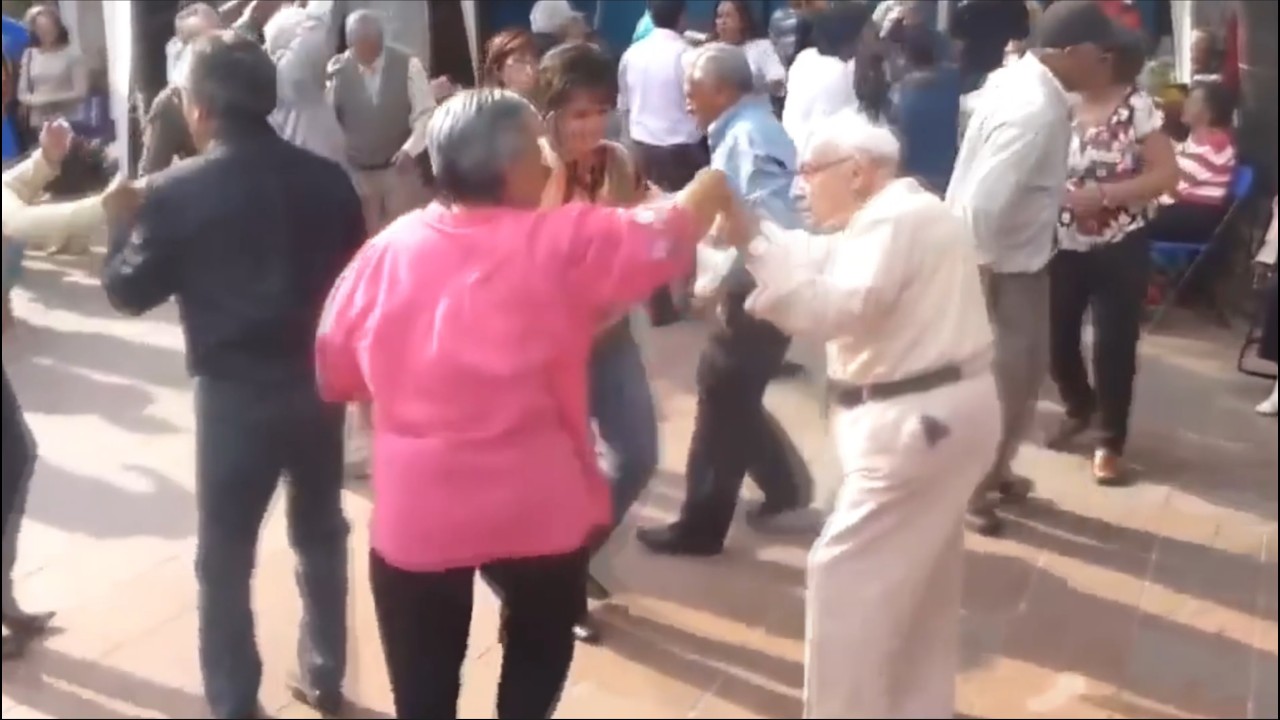 Baile inolvidable (abuelito bailando)