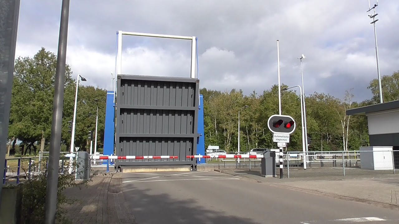 Brugopening Brug Rogatsluis Rogat Ophaalbrug Drawbridge/ Pont Levis/ Klappbrücke