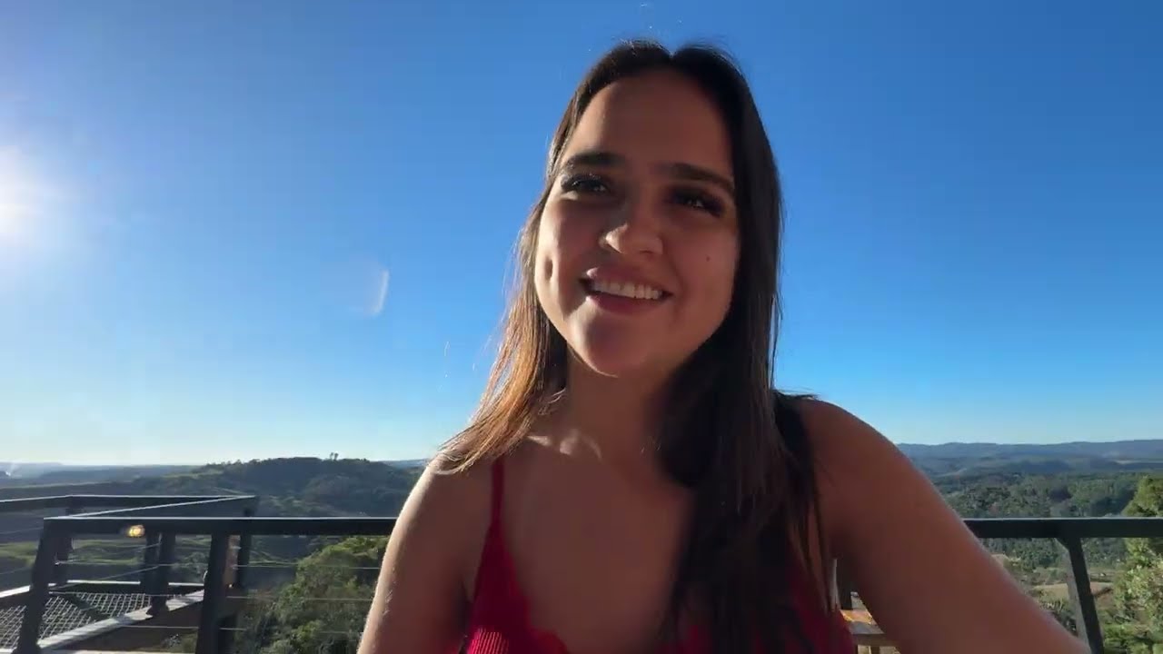 FLAGREI O MEU NAMORADO CONVERSANDO COM OUTRA…