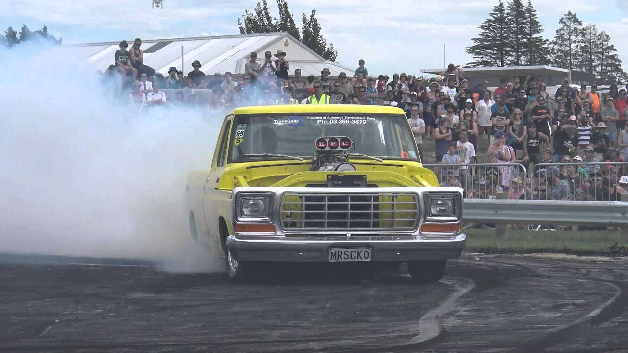 Muscle Car Madness, Rangiora - Burnouts #1