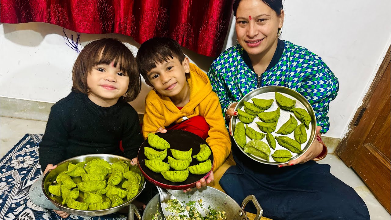 Green Palak Chicken Momos and Paneer Momos Bana Diye 😍 World Best Momos