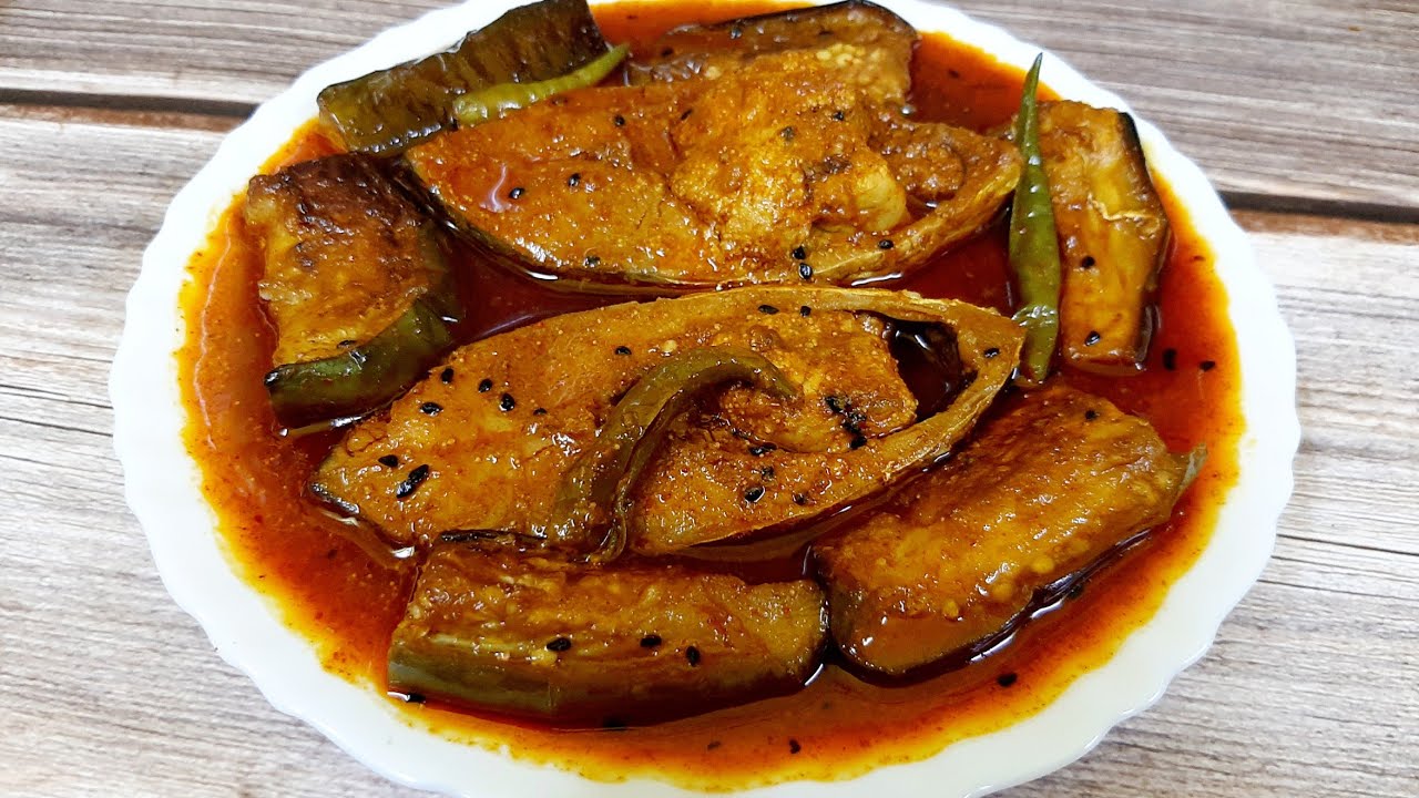 Hilsa curry with Brinjal || Hilsa fish recipe || Bengali hilsa fish curry with Brinjal