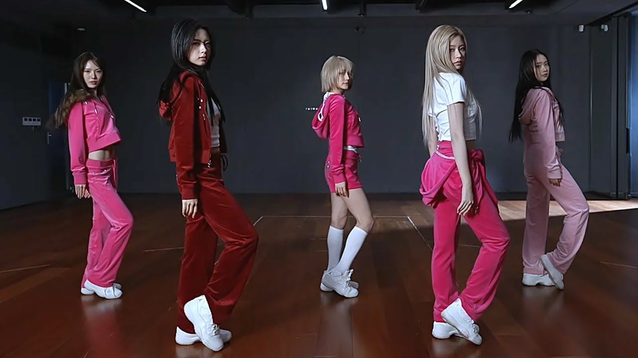 KiiiKiii - '404 (New Era)' Dance Practice [MIRRORED]