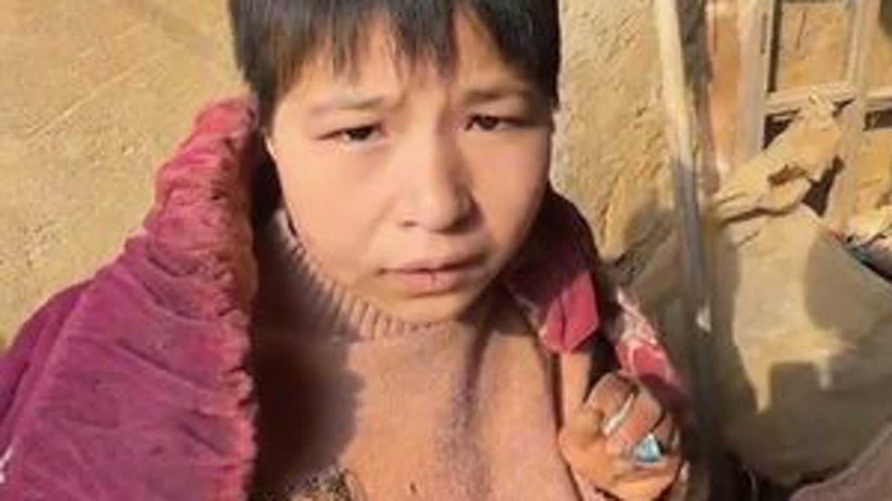 流落人间的天使 姑娘加油，给不了你一个家，至少能给你一个可以栖息的地方。#我的乡村生活 #正能量传递 #乡村生活 #原创作品 #传递温暖