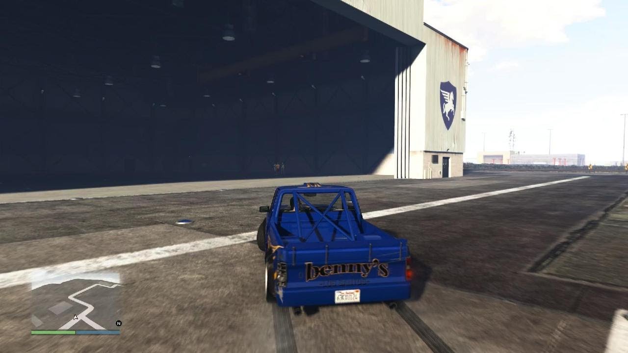 Grand Theft Auto V Drifting around airport