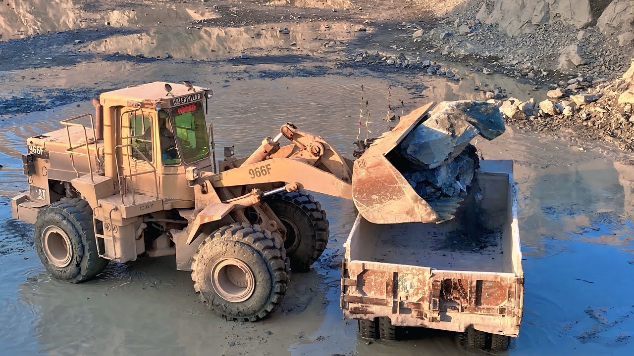 Sooper Stone 🗯️ Massive Rock Loading Show By Powerful 966 Wheel Loader 