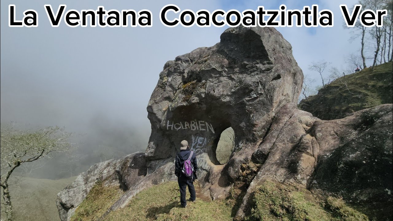 La Ventana De Roca Entre la Barranca 