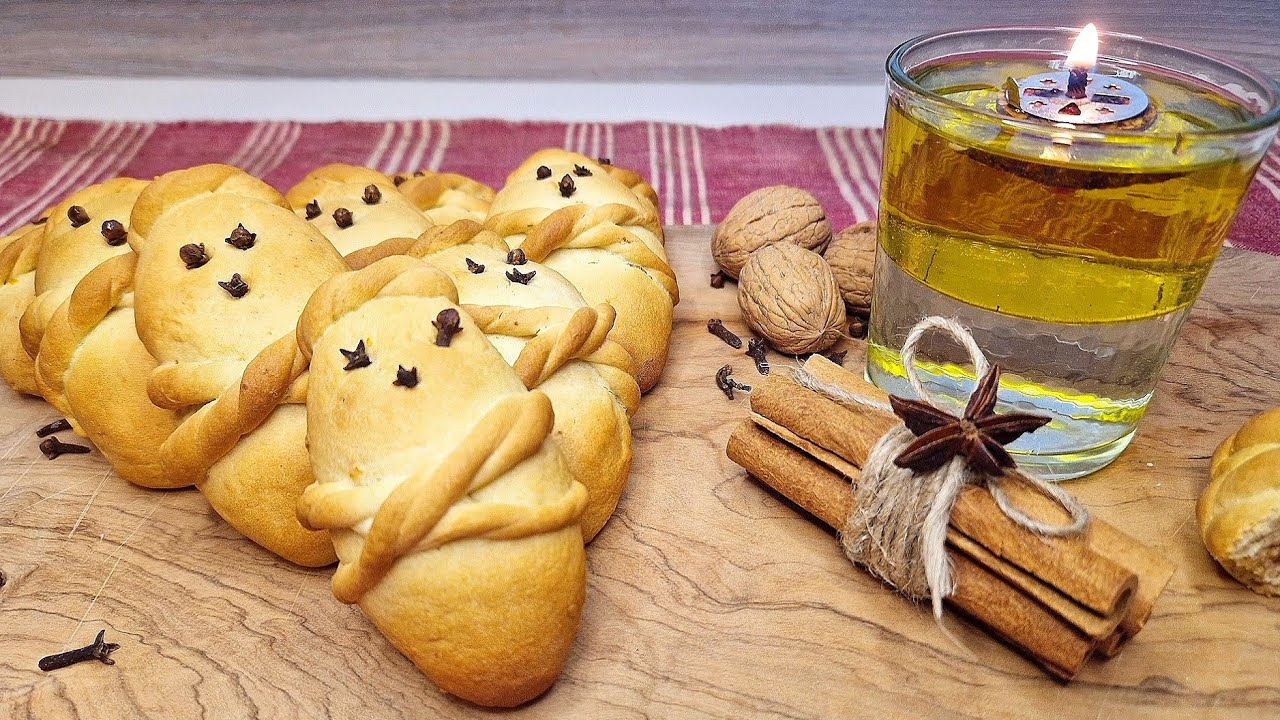 &Lambda;&alpha;&zeta;&alpha;&rho;ά&kappa;&iota;&alpha; - Greek Easter Lazarus Bread