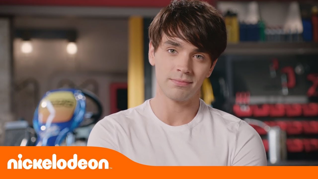 Vikki RPM | ¡Conoce al guapo Iker! | Nickelodeon en Español