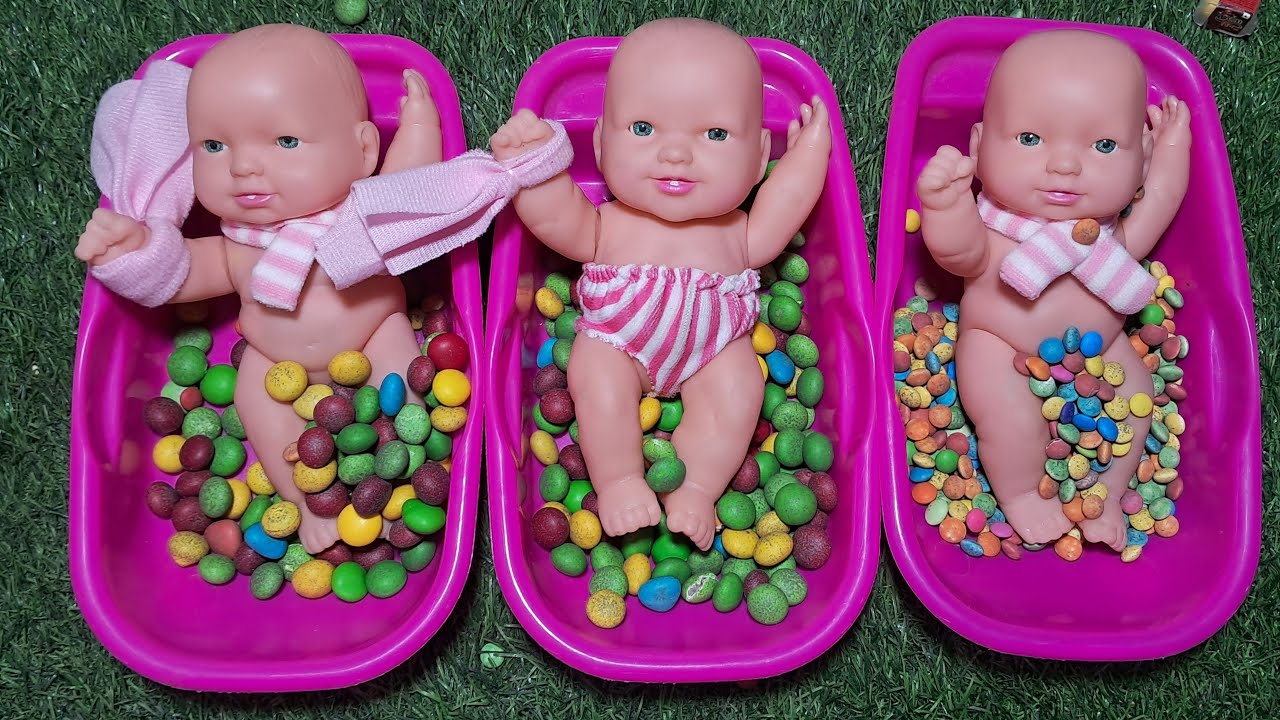 Full of 3 Rainbow BathTubs Candy with M&M's & Magic Slime Cutting