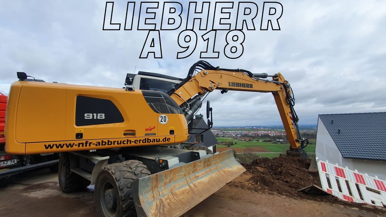 Baugrube | Leonberg | Liebherr A 918 | Zweischalengreifer