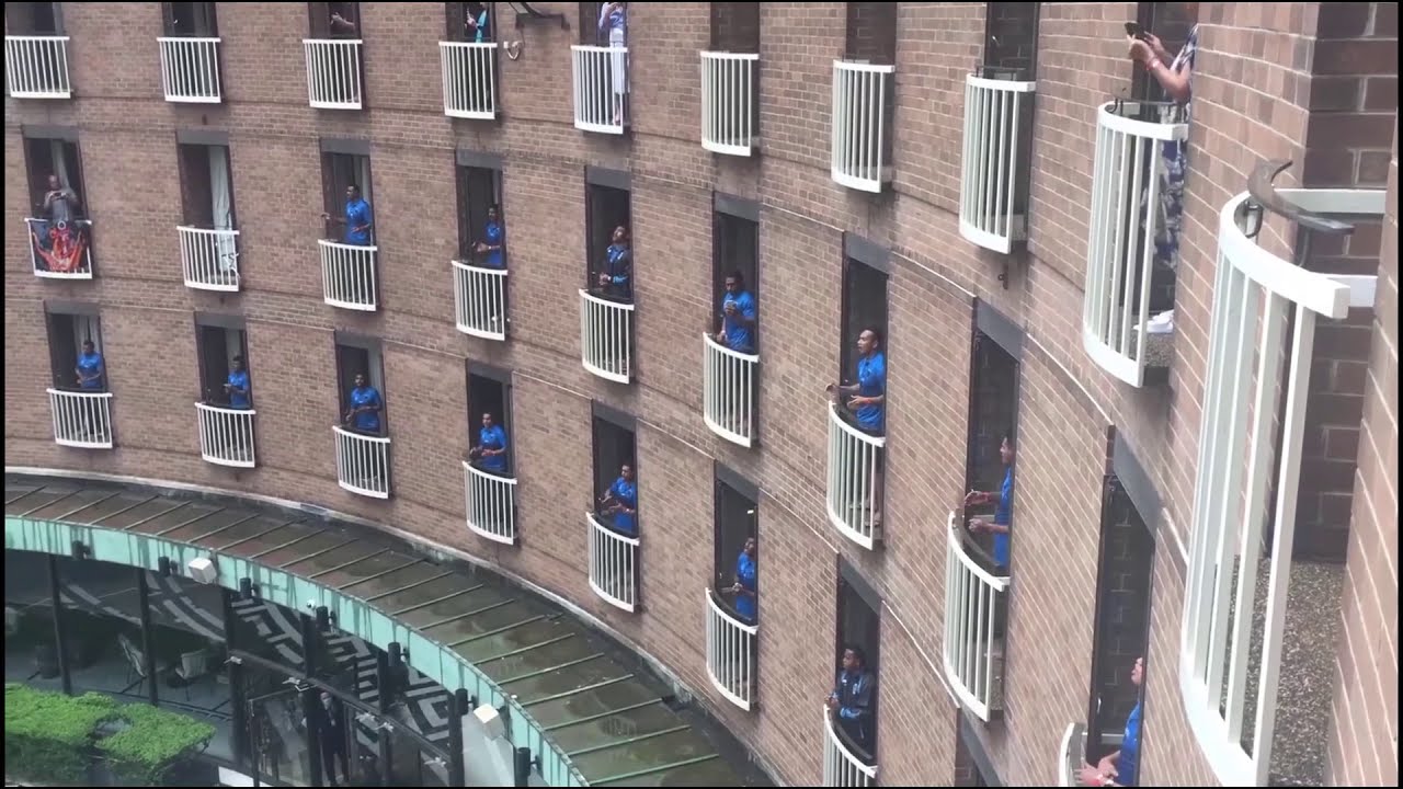 Fijian rugby league team sing from balconies to thank hotel staff