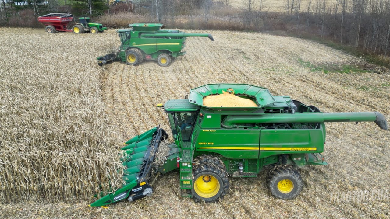 Harvesting Corn with Two John Deere Combines