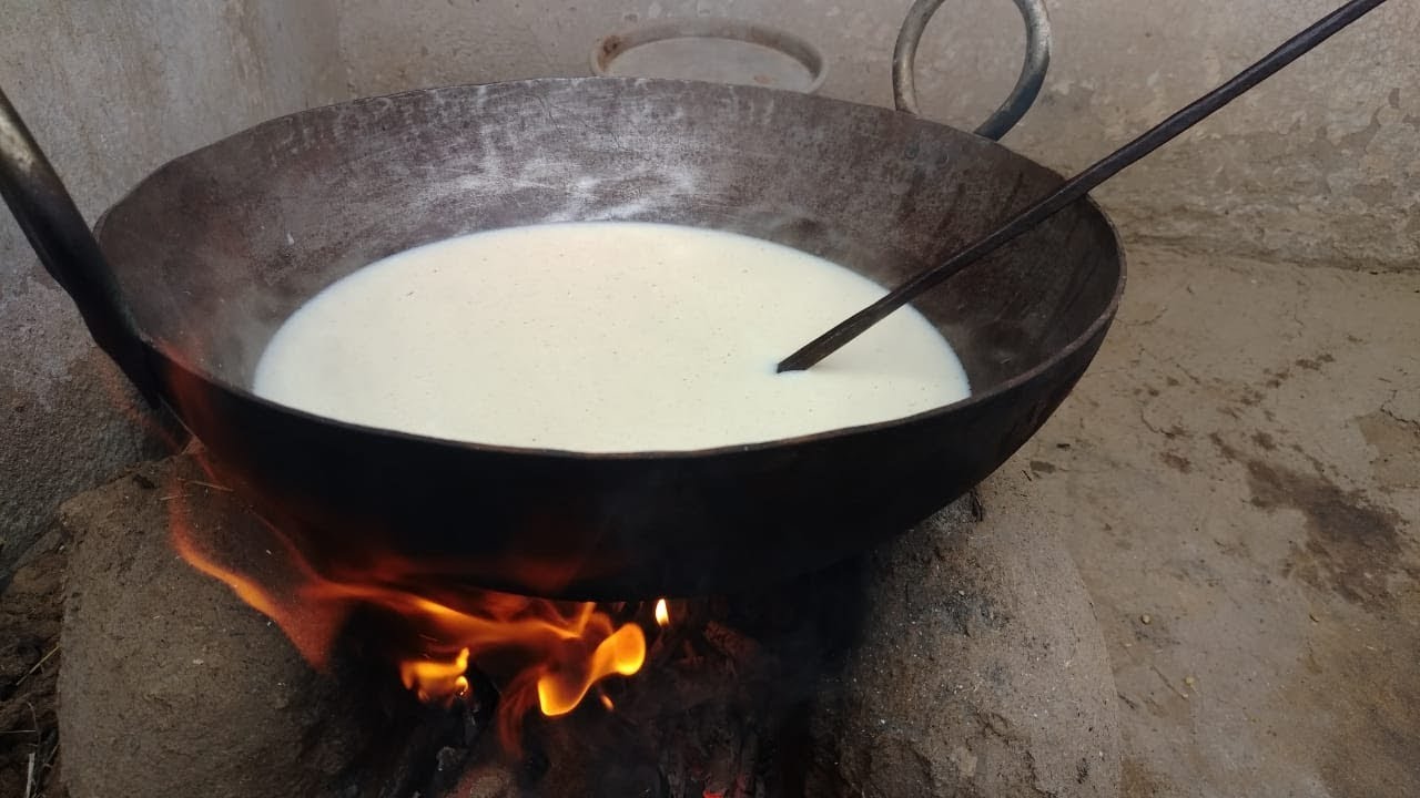 घर पर बनाइए शुद्ध दूध से खोया(मावा )बनाने की विधि  //Mawa recipe//Khoya recipe with milk