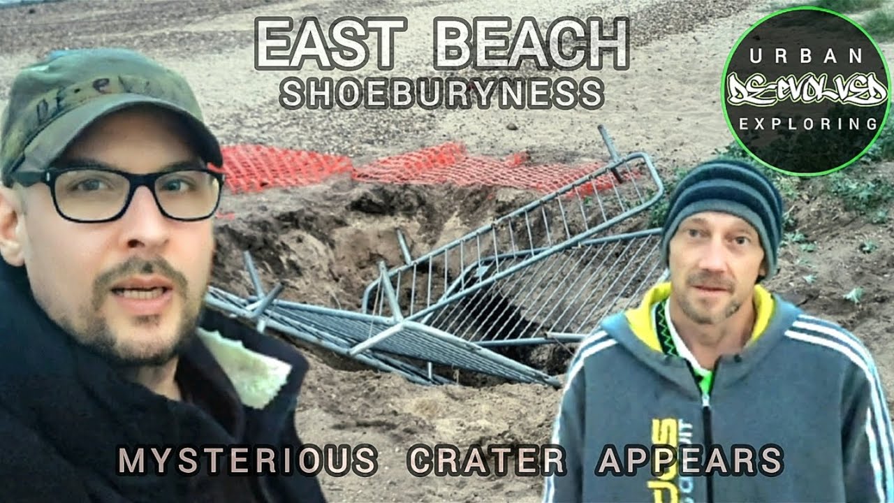 🔎🕳Mysterious Crater Discovered on East Beach #southend