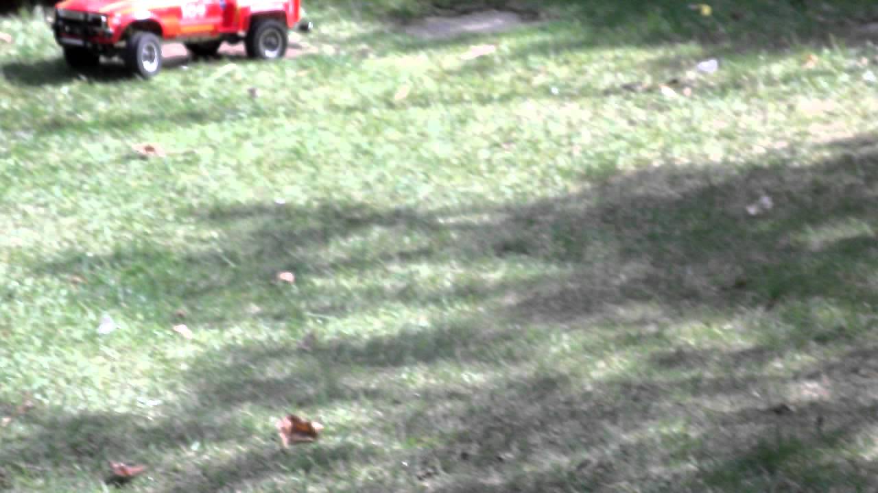 Tamiya 58028 Hilux Garden Run