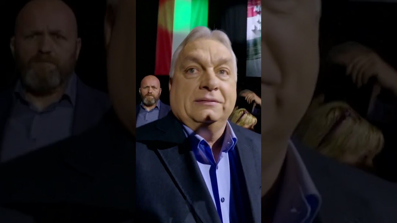 Orb&aacute;n Viktor meg&eacute;rkezik a kaposv&aacute;ri h&aacute;bor&uacute;ellenes gyűl&eacute;sre.