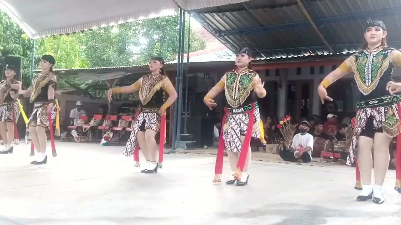 PENARI CANTIK YG BAKAL JADI IDOLA BARU#jathilan #reogponorogo 