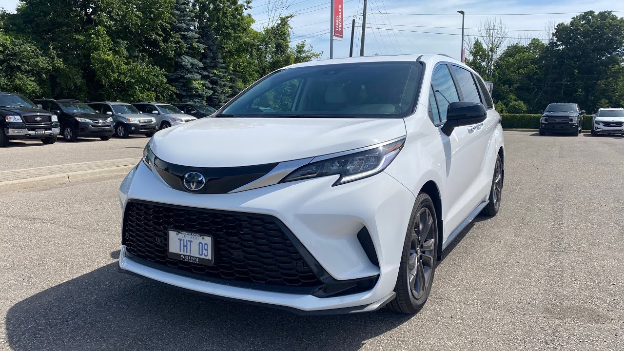 Toyota Sienna XSE FWD Hybrid